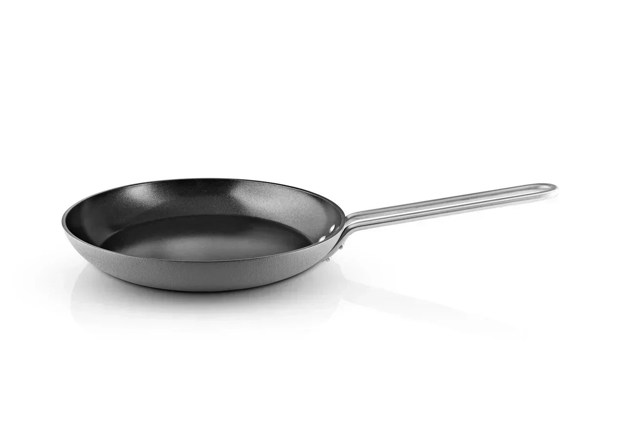 Grey Line stegepande - Ø24 cm - Eva Trio